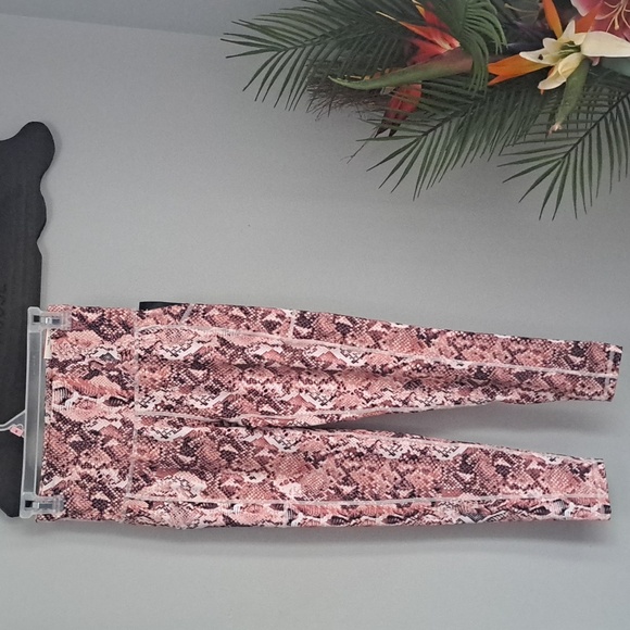 ID Ideology Snake-Print High-Rise 7/8 Compression Leggings Inseam 25" Rise:10" - Picture 2 of 7